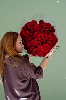 51 роза Ред Наоми