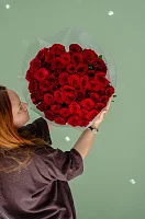 51 роза Ред Наоми