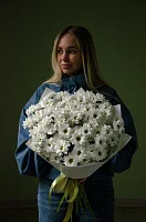 Моно букет из 11 ромашковых хризантем